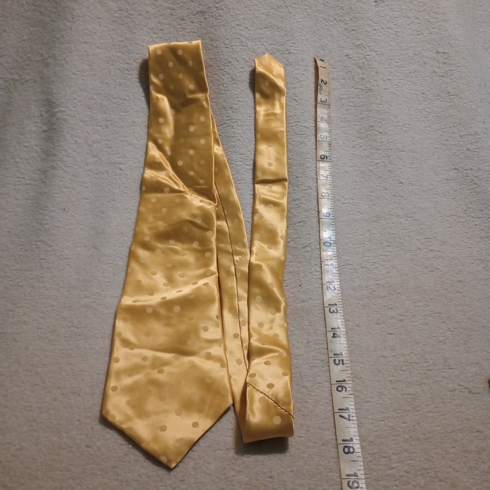 Zylos Gold George Machado Tie 100% Imported silk yellow & gold EUC